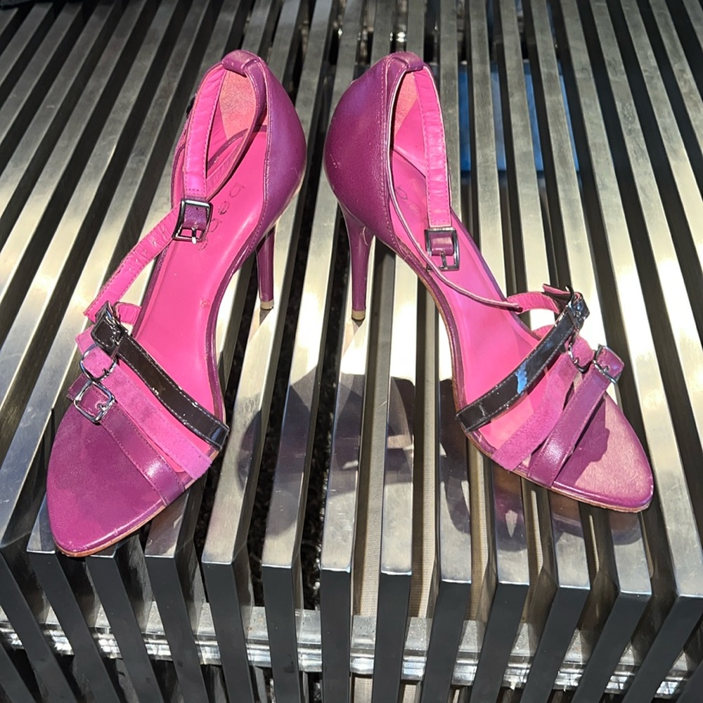 Bebe,purple tones, patent leather, suede & leather ankle strap/toe strap sandal